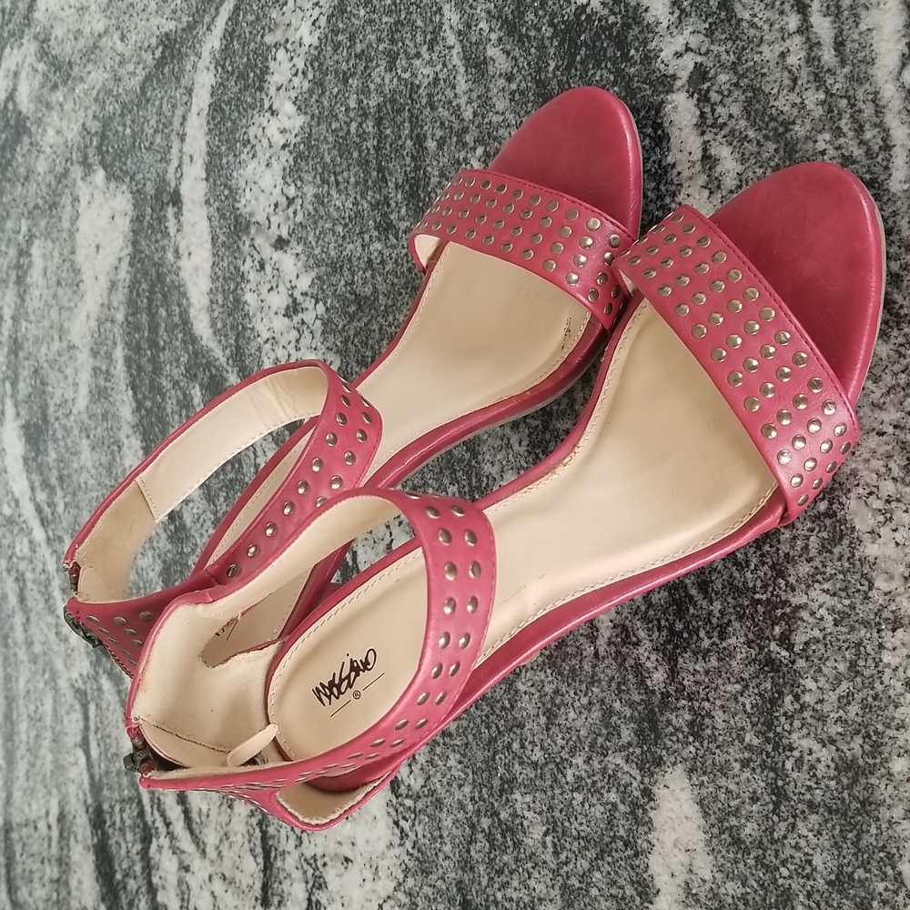 Mossimo Supply Co. Fuchsia Studded Heels